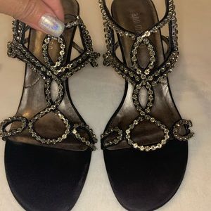 Black rhinestone heels 👠